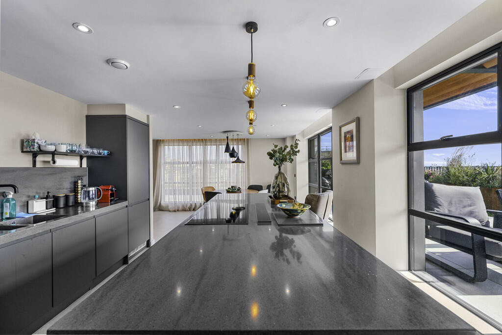 THE IMPORTANCE OF PROFESSIONAL STAGING